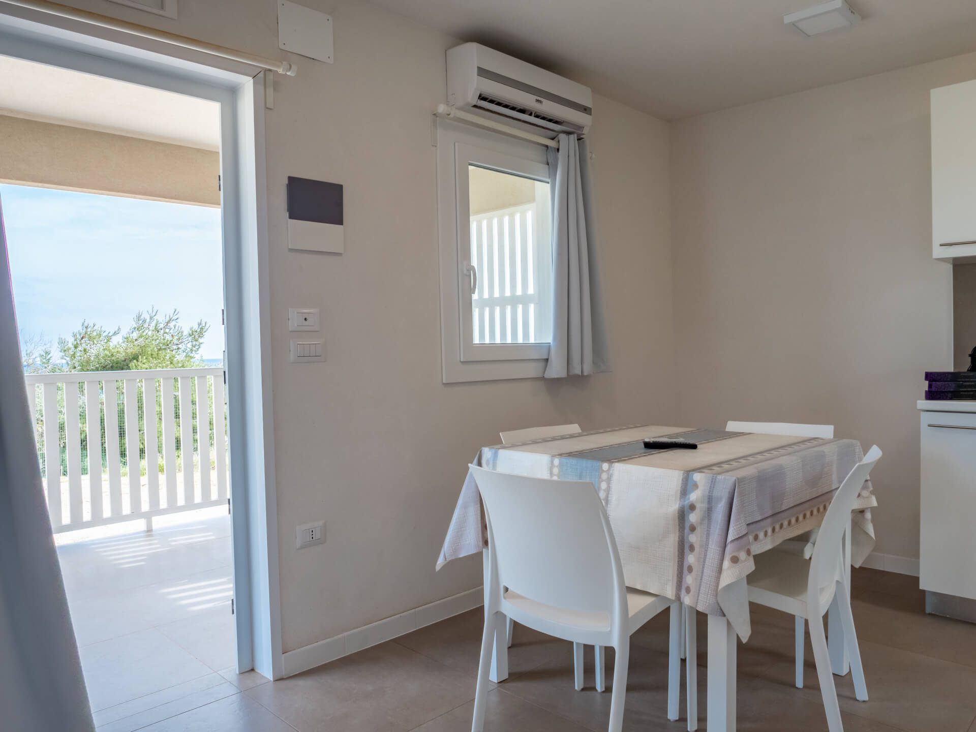 Casa vacanze vista mare in camping in Puglia con veranda privata | Santo Stefano Village